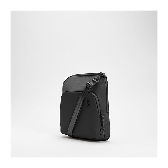 Incase Arc Crossbody Bag-Bk